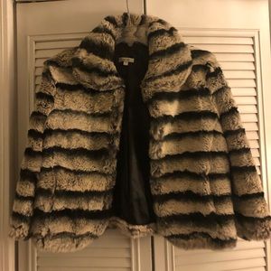 Cache Rabbit 🐇 Fur cropped coat